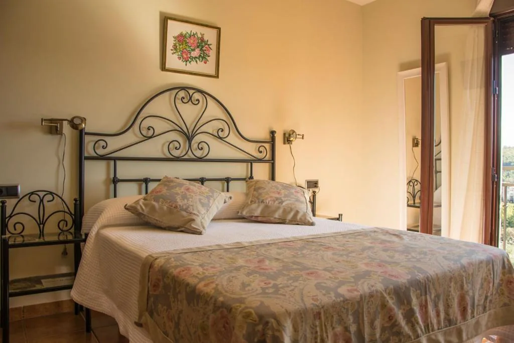 Standard Double Room — Casa Rural Fuente El Boticario