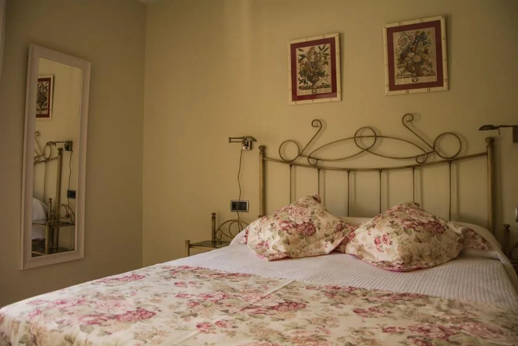 Standard Double Room — Casa Rural Fuente El Boticario