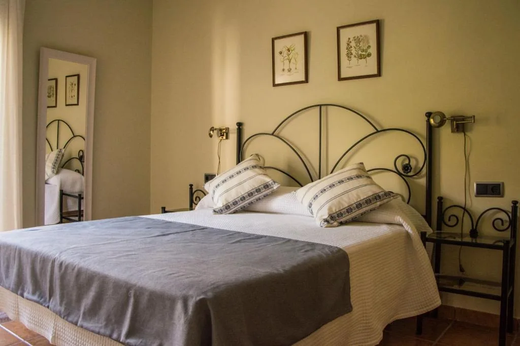 Standard Double Room — Casa Rural Fuente El Boticario