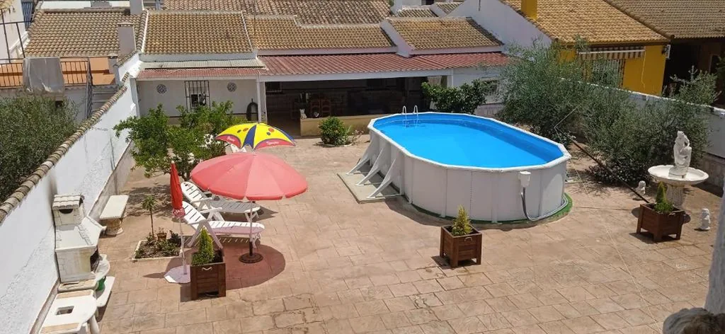 Three-Bedroom House — Casa rural la casa del Conde