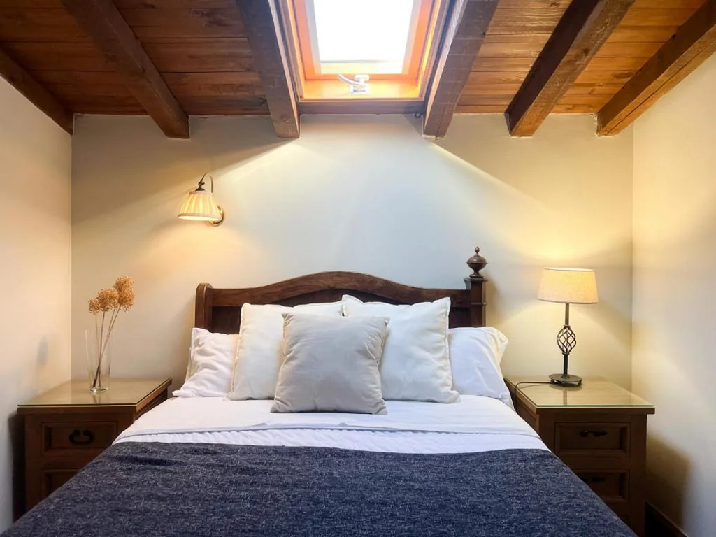 Dachgeschossapartment mit 2 Schlafzimmern — Casa Rural La Fuente del Jerte
