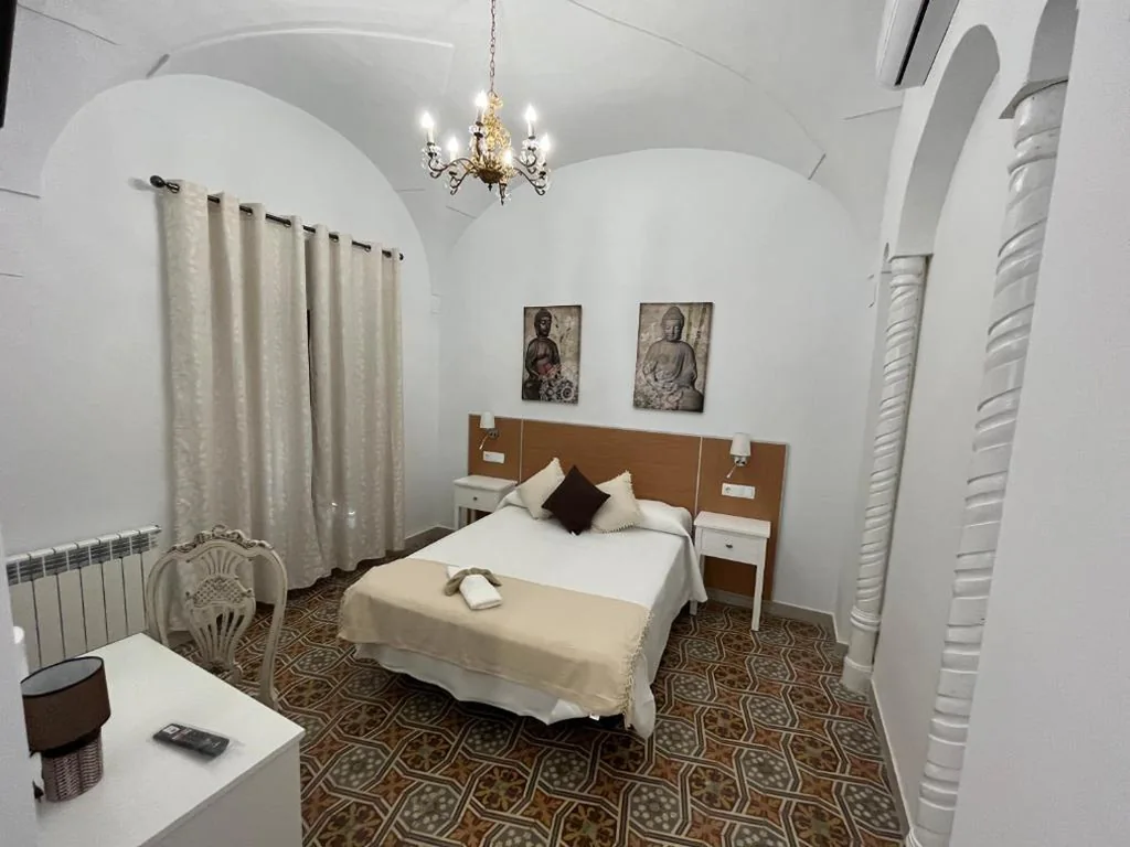 Habitación adaptada para personas con movilidad reducida - Cama grande — Casa Rural "Laplaza23"