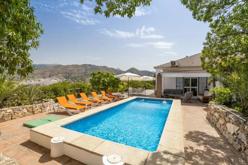 Villa — Casa Rural Liviana, Piscina Barbacoa y preciosas vistas Málaga by AndaraHolidays
