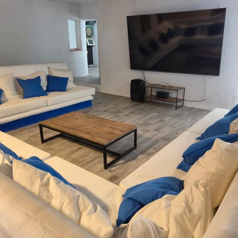 Villa con piscina privada — Casa Rural Mayné