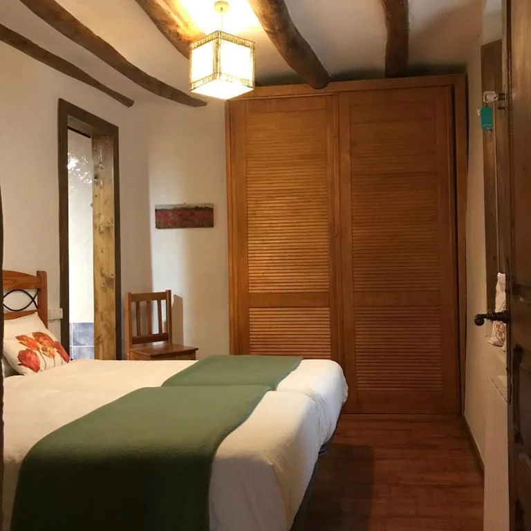 Quarto Duplo com casa de banho privativa - 2 camas — Casa Rural Montedeio