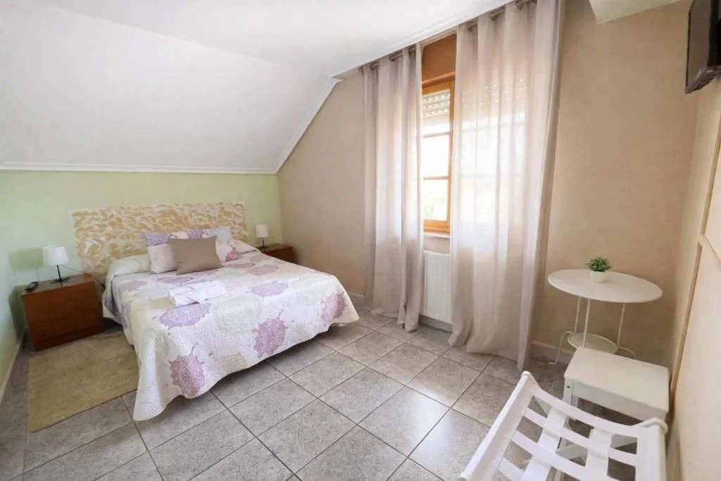 Habitación Doble Estándar — Casa Rural Nito - Naturaleza y Descanso en Asturias
