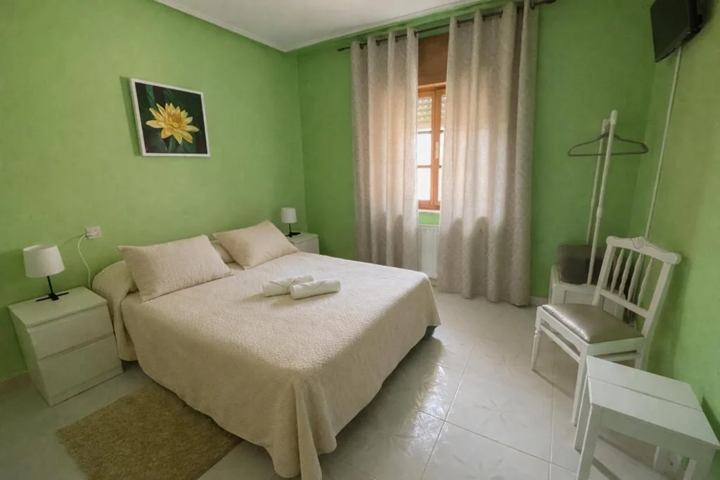 Habitación Doble Pequeña — Casa Rural Nito - Naturaleza y Descanso en Asturias