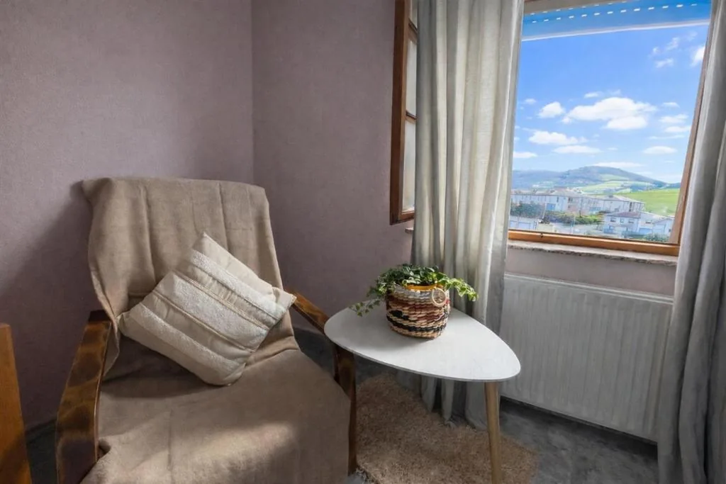 Habitación Triple — Casa Rural Nito - Naturaleza y Descanso en Asturias