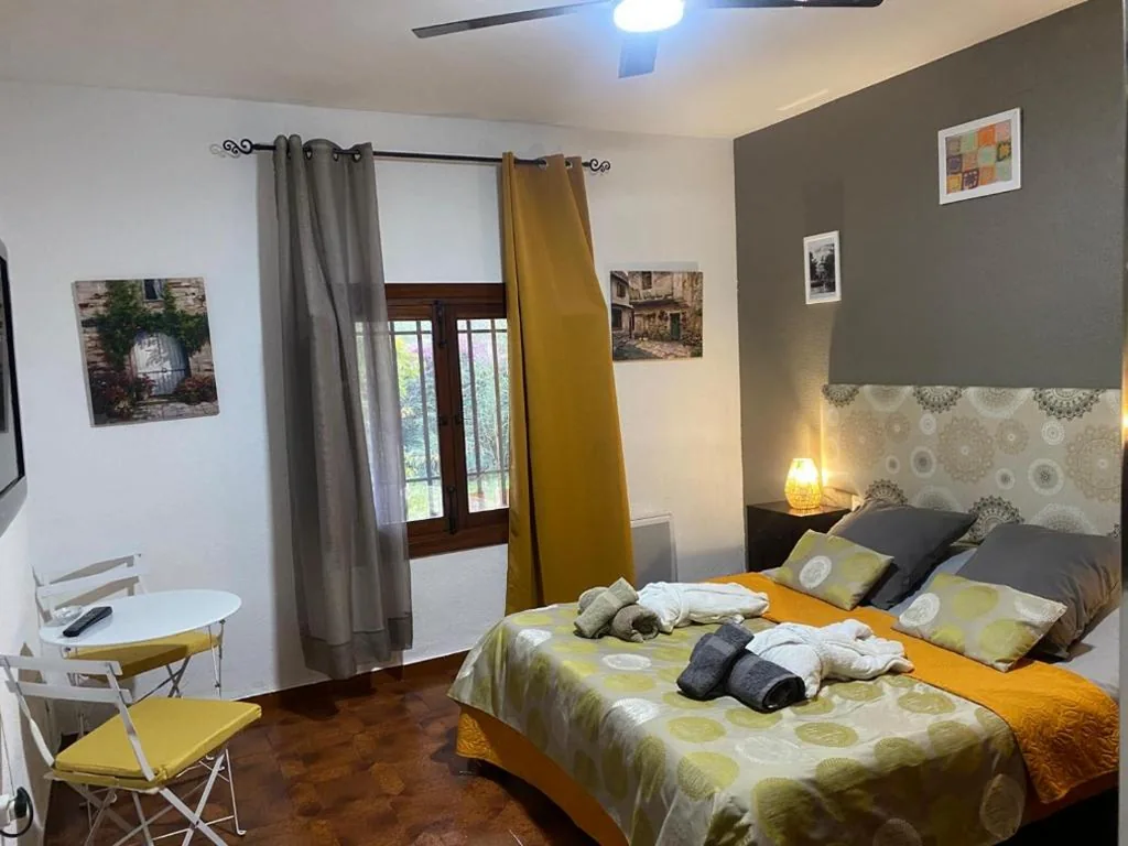Doppelzimmer mit Gartenblick — Casa Rural Paloma B&B