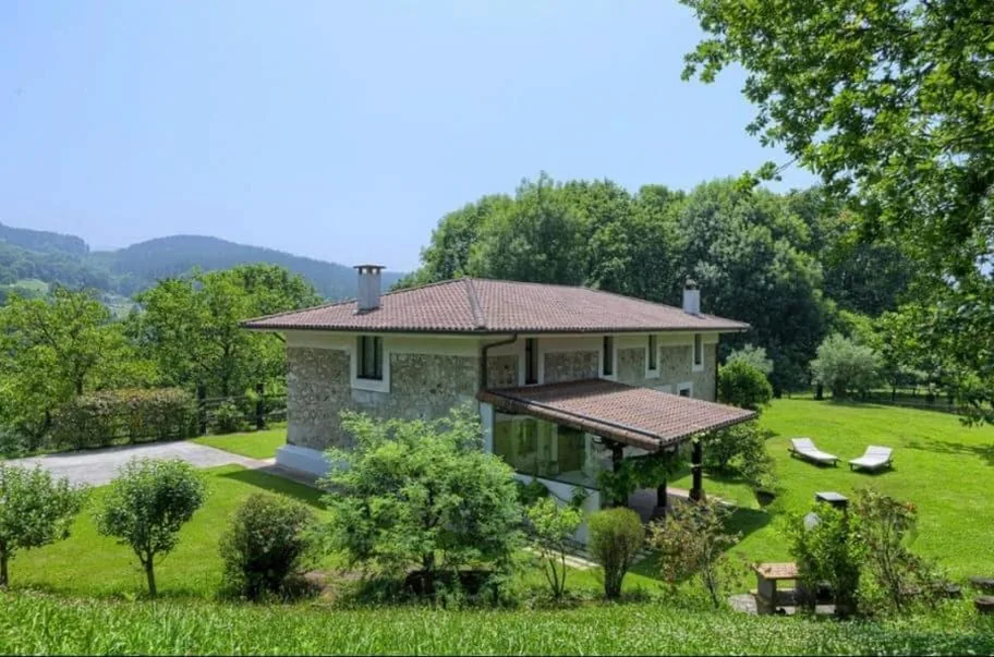 Villa — Casa Rural para 8 personas en Arratia y Gorbea