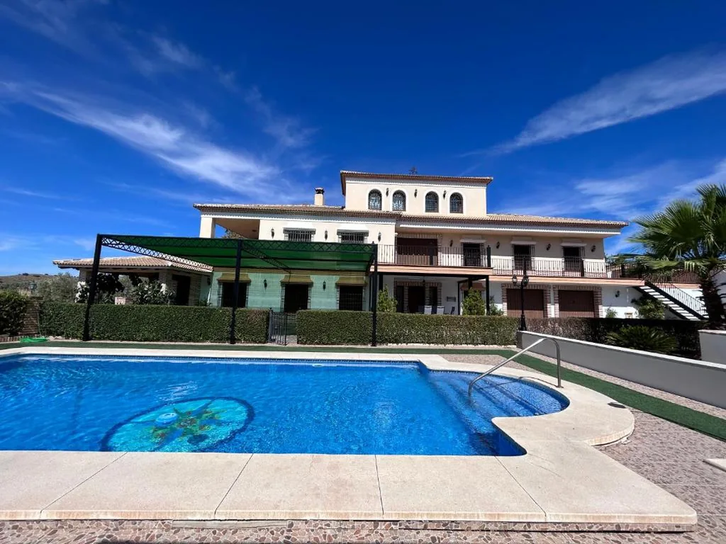 Villa — Casa rural para familias con piscina y vistas al atardecer by Con Aire Rural