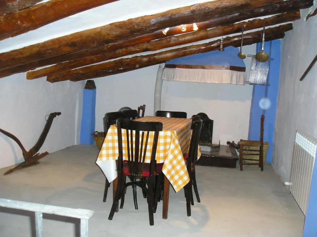 4ベッドルームの家 — CASA RURAL RUTA DEL AGUA 4 hab al lado Monasterio de Piedra
