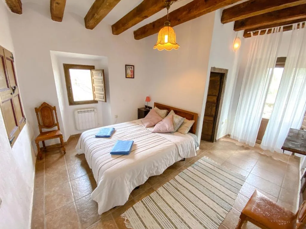 Doppelzimmer mit Bergblick — Casa Rural Sant Petrus de Madrona