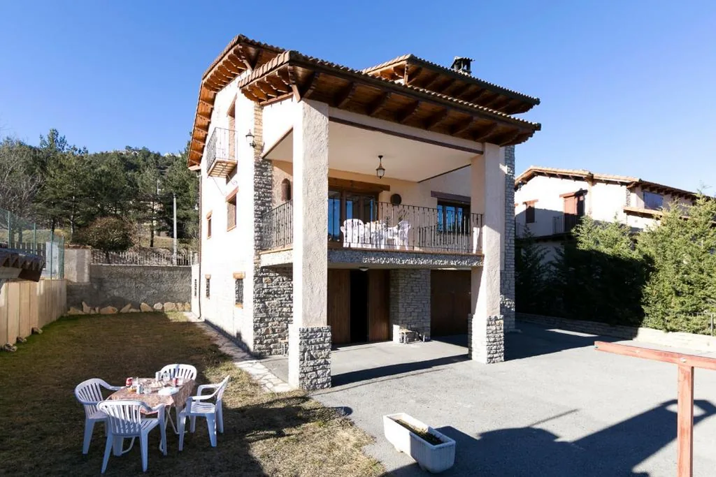 Villa — Casa Rural Saura
