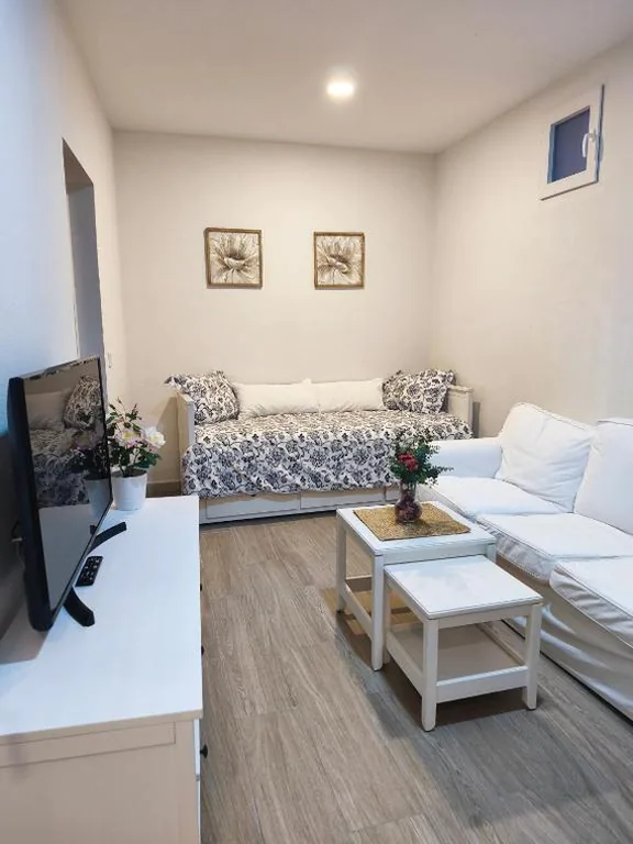 Deluxe Double Room with Extra Bed — Casa San Juan 55 - Centro Sanlúcar