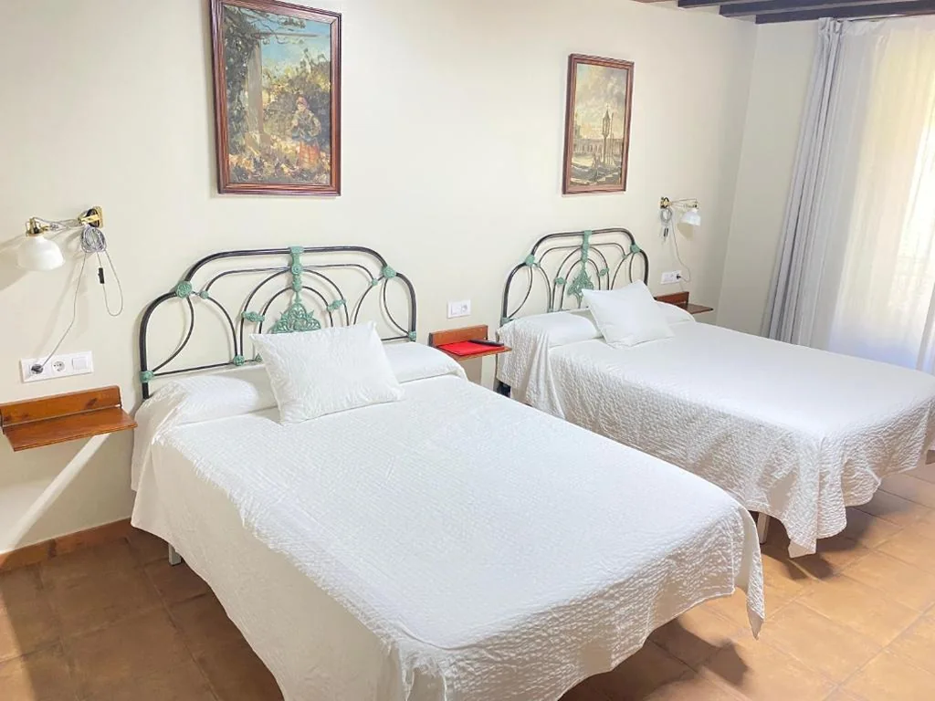 Habitación Doble Grande — Casa Sara
