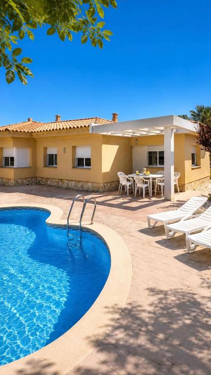 Casa Sastre - "Pet Friendly - Piscina Privada - Playa - BBQ - Parking - Delta de l'Ebre - Riumar"