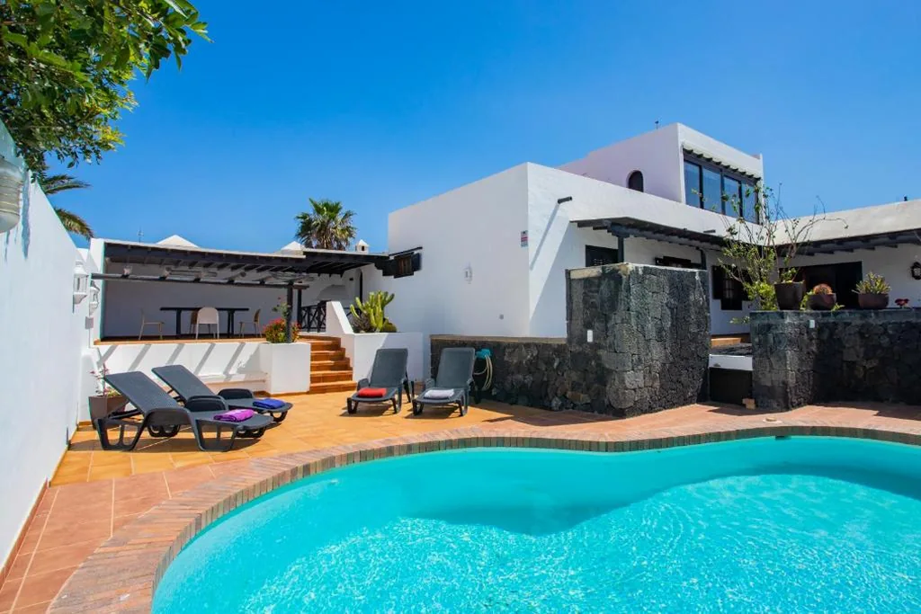 3ベッドルームヴィラ — Casa Seara Piscina, Wifi y 400 metro de la playa,