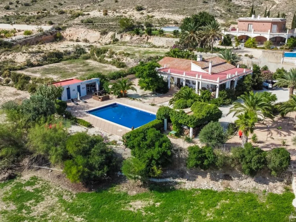 Villa — Casa Senna