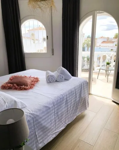 Casa Serenity au canal avec piscine et amarre — foto 2