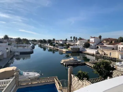 Casa Serenity au canal avec piscine et amarre — foto 7