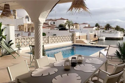 Casa Serenity au canal avec piscine et amarre — foto 10