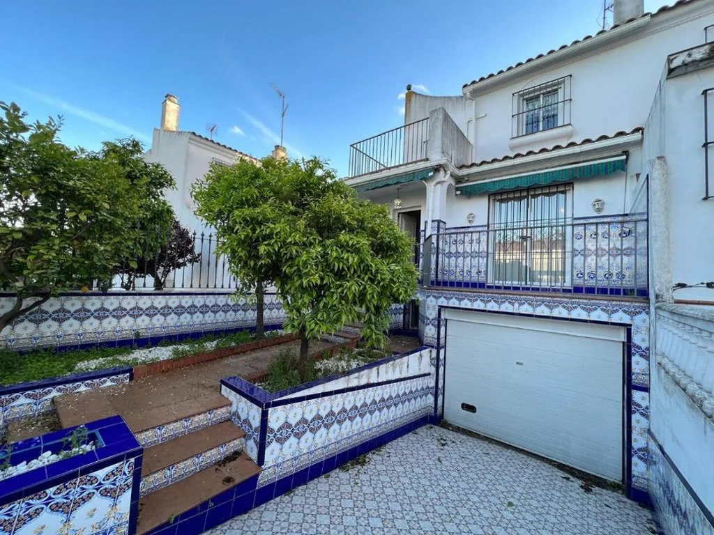 Casa con 4 camere da letto — Casa sevilla Cavaleri