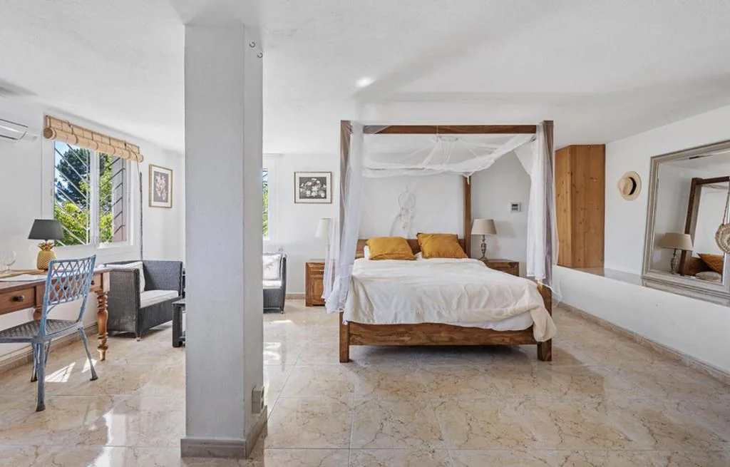 Deluxe tweepersoonskamer met zijdelings zeezicht — Casa Simba Guest House Adults only