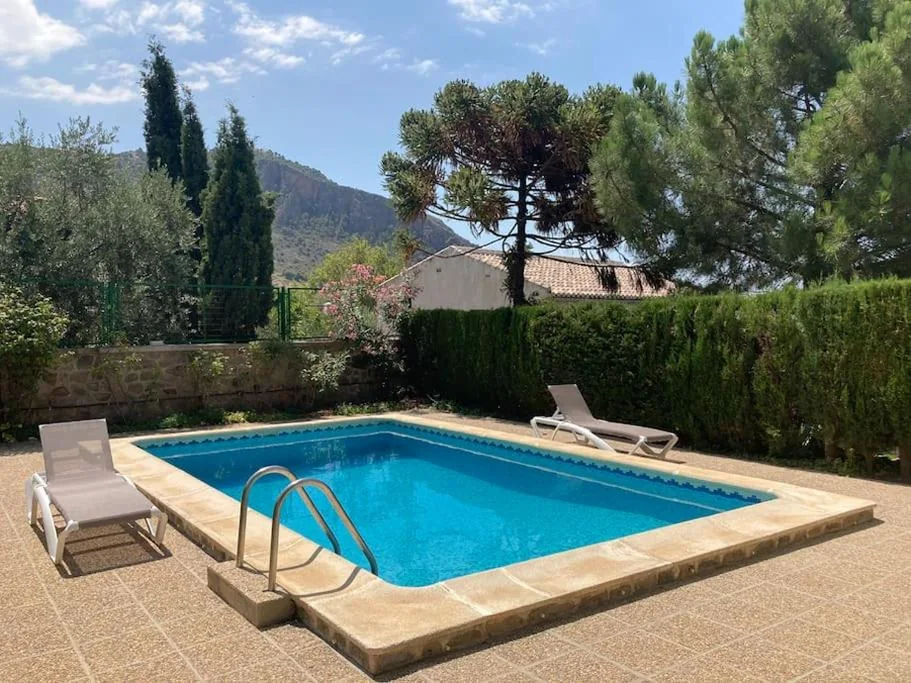 Villa com piscina privada — Casa Surya - unique country house near Granada