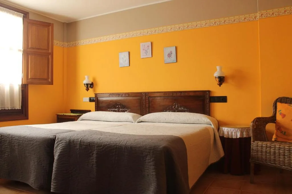 Camera doppia - 1 o 2 letti — Casa Torreteyera