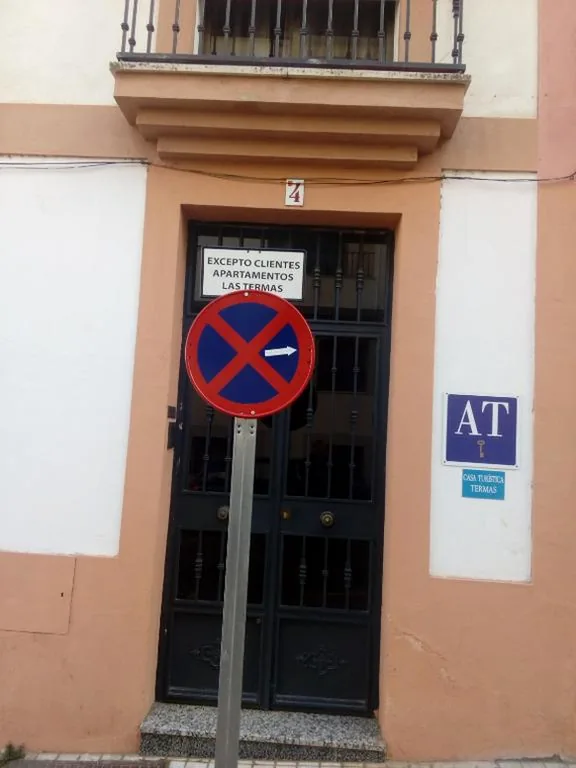 ベッドルーム4室の貸別荘 — Casa Turistica Termas aparcamiento y desayuno incluido
