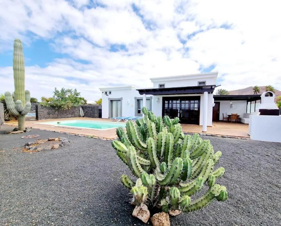 Two-Bedroom House — Casa Vacacional Anna, piscina privada climatizada