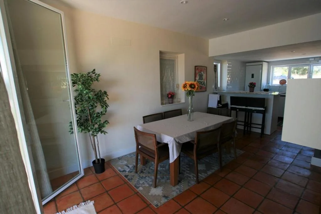 Villa with Private Pool — Casa vacacional con piscina, pádel y BBQ