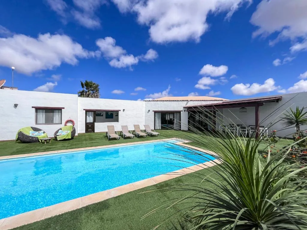 Villa — casa verde