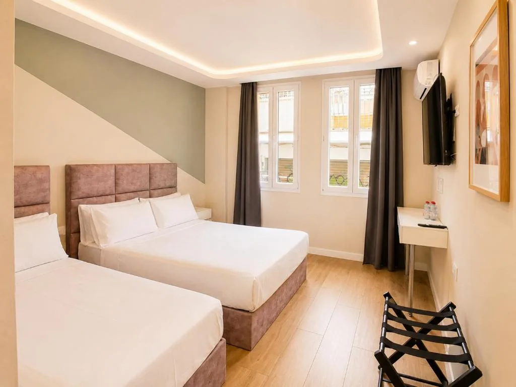 Driepersoonskamer — Casa Violeta by Blossom Hotels