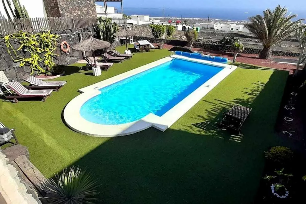 Villa con piscina privata — Casa Yuno en La Asomada