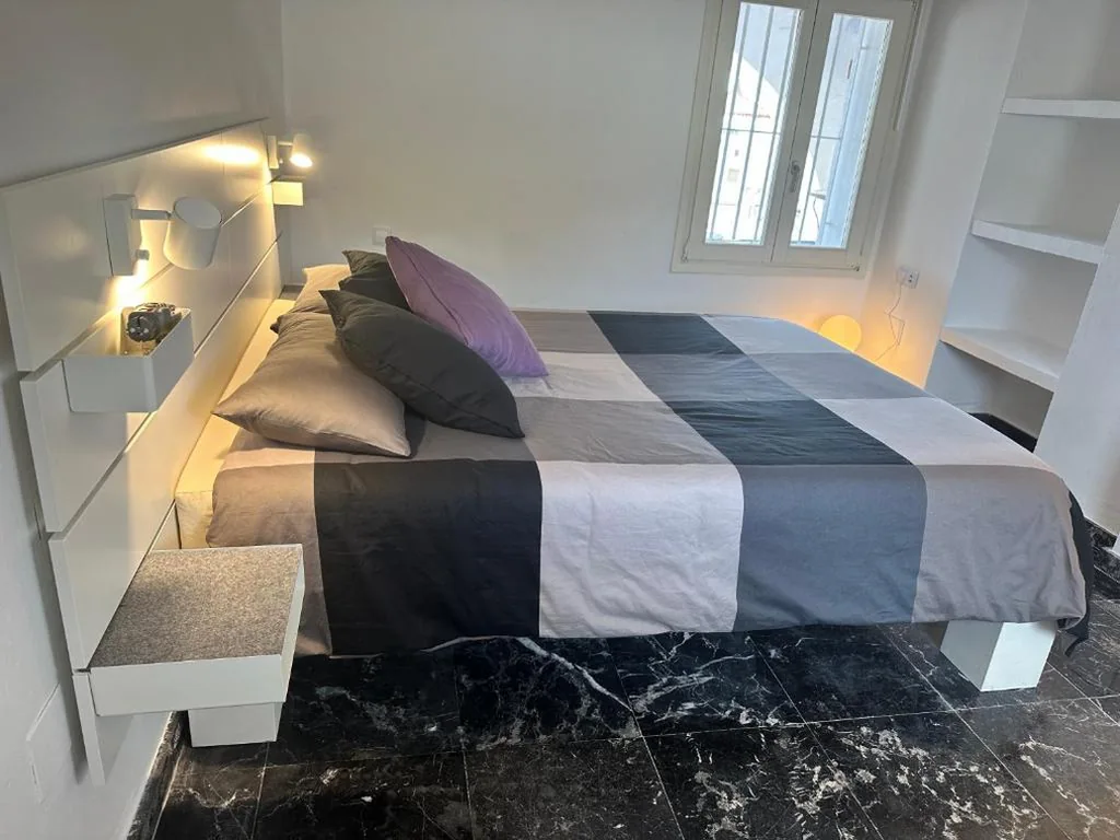 Junior Suite mit Poolblick — CASABAH bed & breakfast