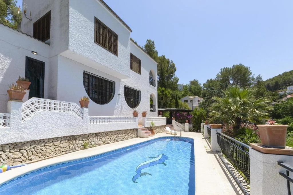 Villa — Casabra
