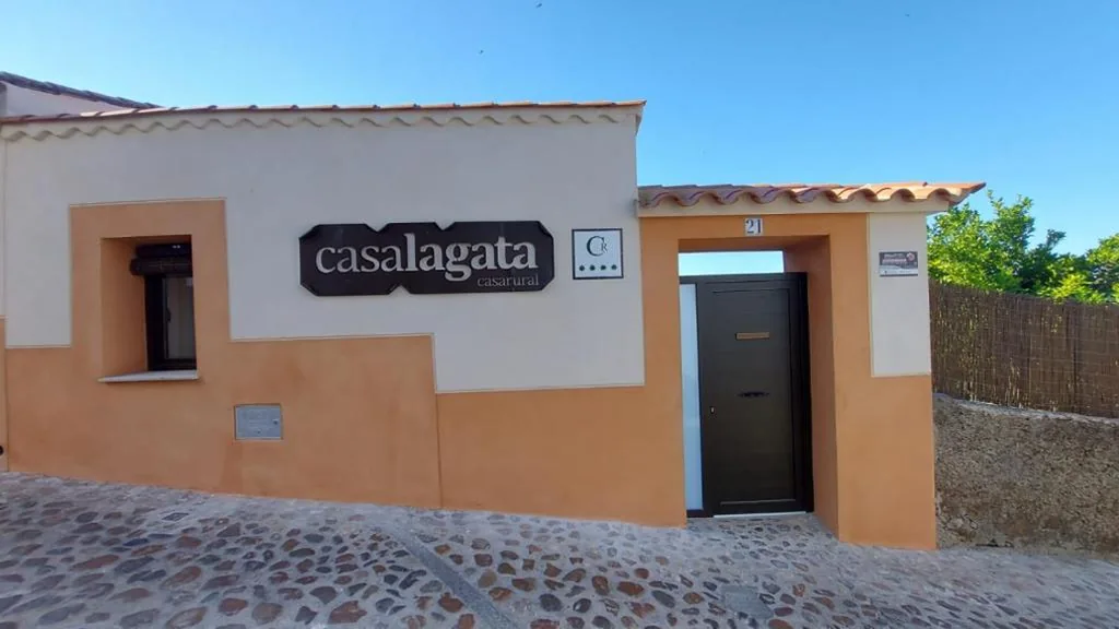 Casa de 4 dormitorios — Casalagata