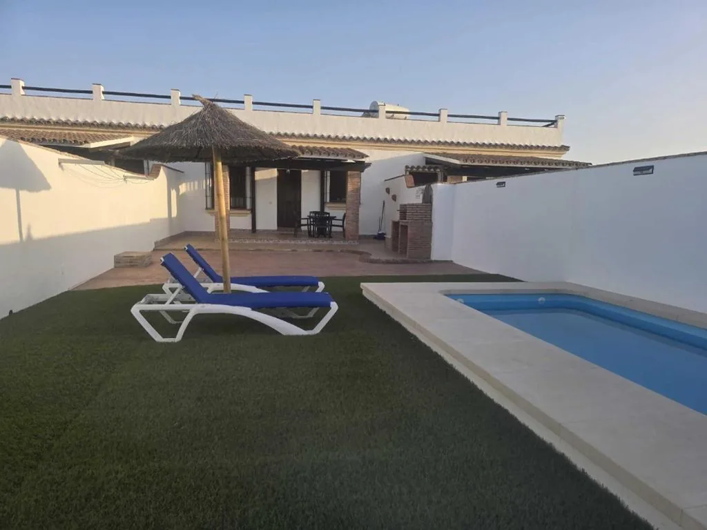 Two Bedroom House with Pool — Casas el Palomar - No grupos
