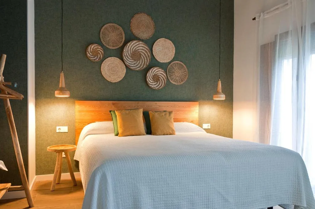 Quarto Duplo Deluxe com varanda e vistas para o mar — Cases Noves - Boutique Accommodation - Adults Only