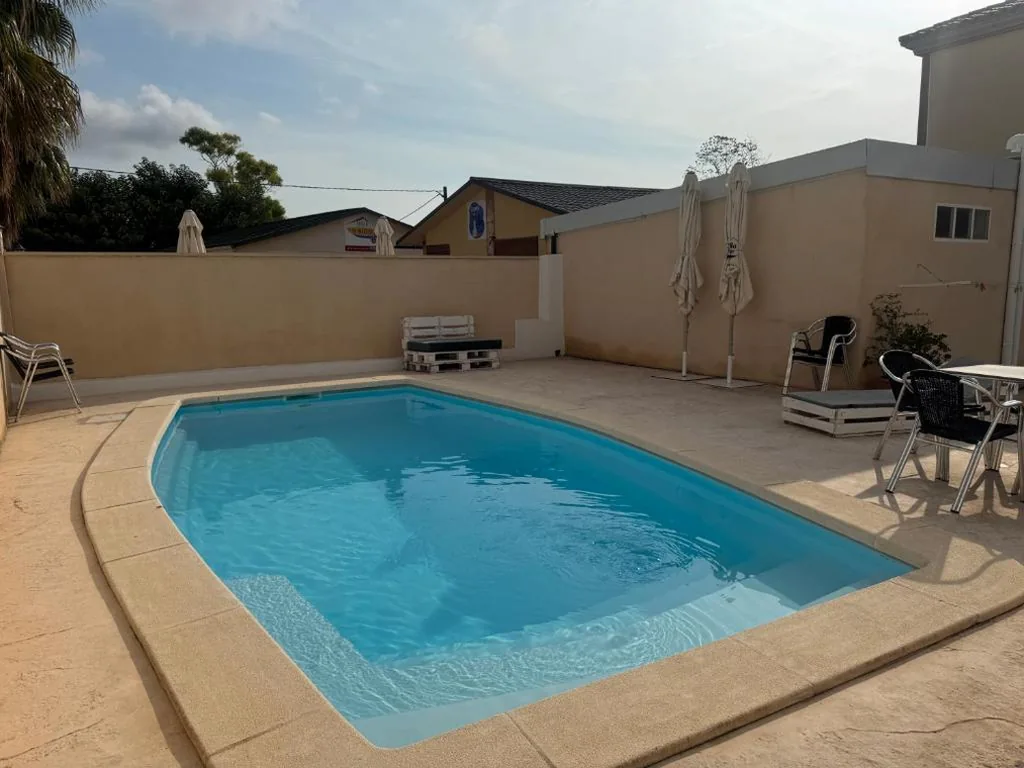 Casa con piscina — Caseta De L'avi