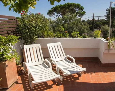 Casita blanca con fibra óptica y piscina cominutaria — foto 6