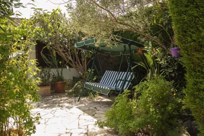 Casita blanca con fibra óptica y piscina cominutaria — foto 9
