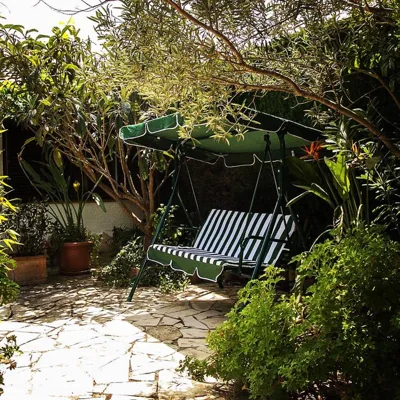 Casita blanca con fibra óptica y piscina cominutaria — foto 12