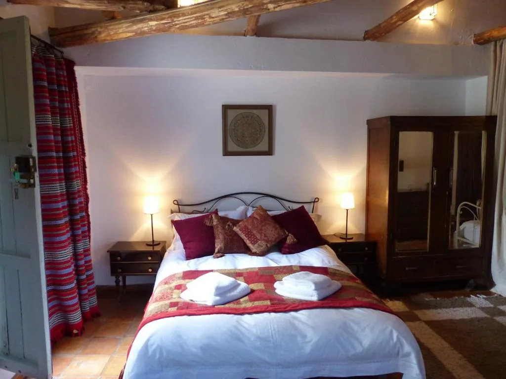 Estudio con vistas al jardín — Casita de la Vaca
