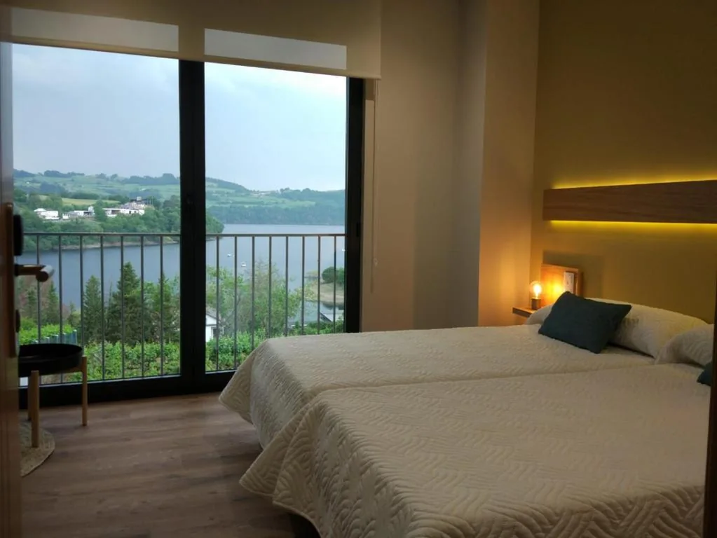 Doppelzimmer mit Seeblick – 2 Einzelbetten — Casona da Ponte