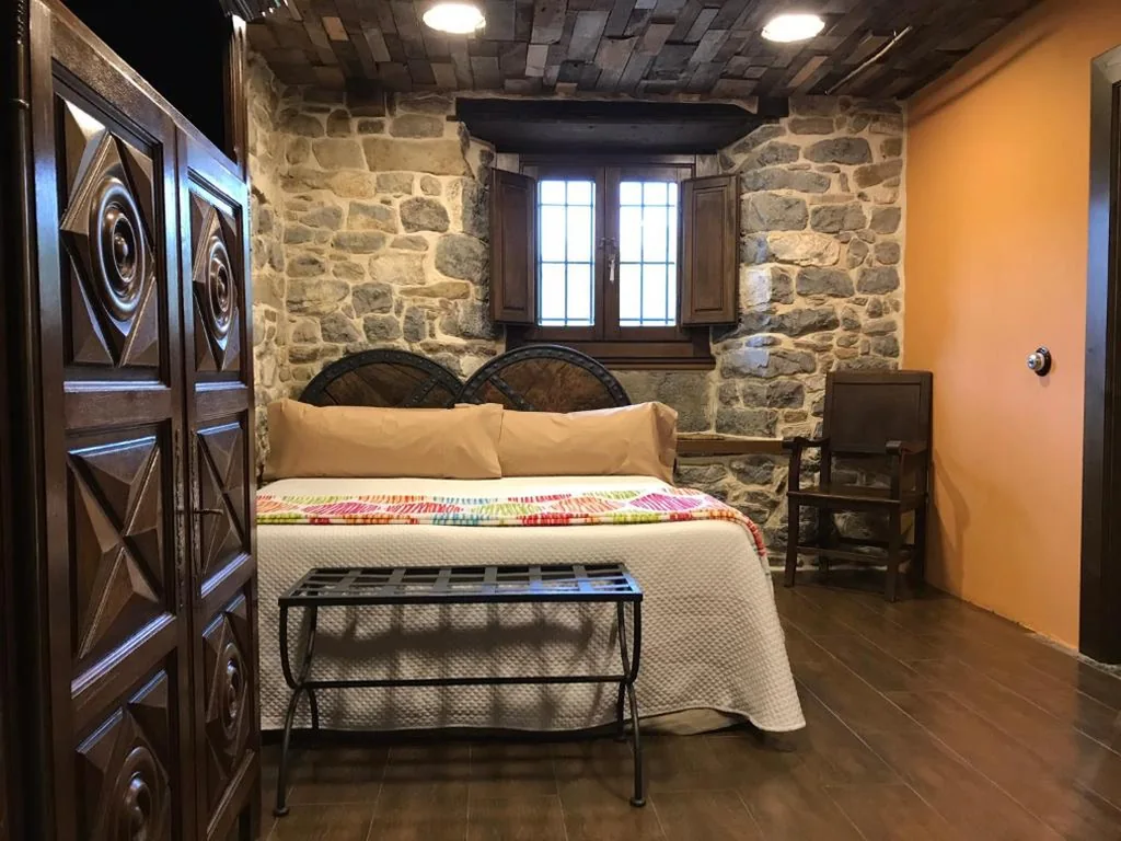 Quarto Duplo adaptado para pessoas com mobilidade reduzida — Casona de El Castañíu