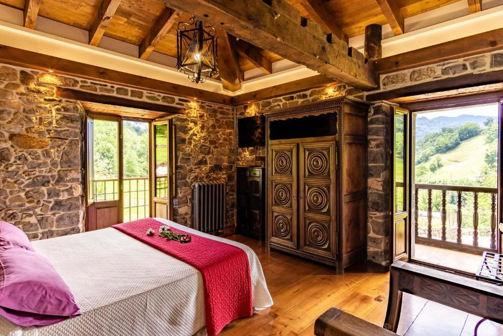 Quarto Duplo Deluxe com vistas para a montanha - 1 ou 2 camas — Casona de El Castañíu