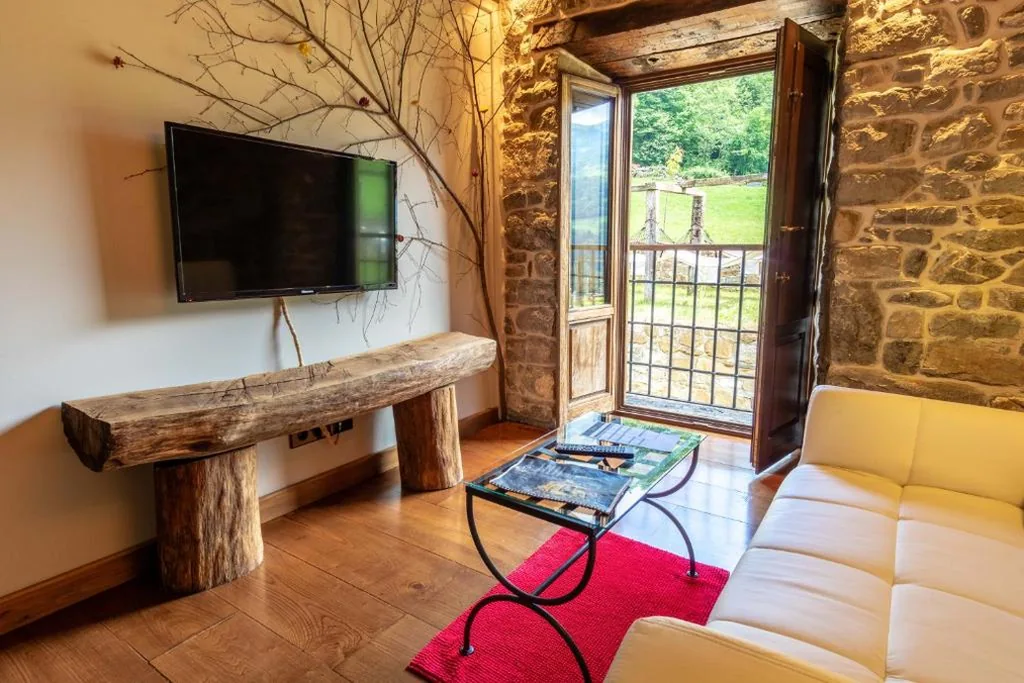 Suite Deluxe com banheira de hidromassagem — Casona de El Castañíu